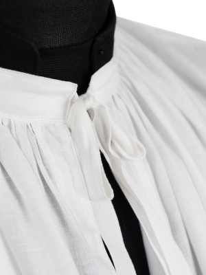 Pure linen alb with Nottingham cotton lace
